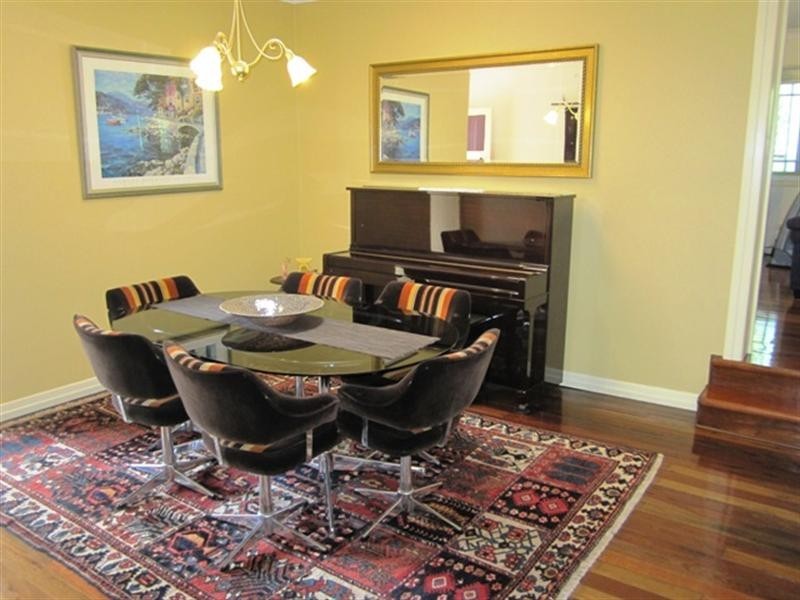 66 Seventeen Mile Rocks Road, Oxley QLD 4075