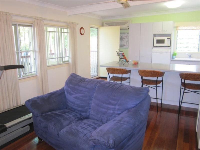 66 Seventeen Mile Rocks Road, Oxley QLD 4075