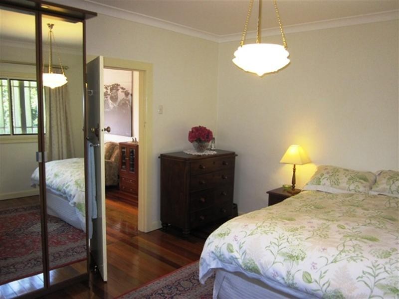 66 Seventeen Mile Rocks Road, Oxley QLD 4075