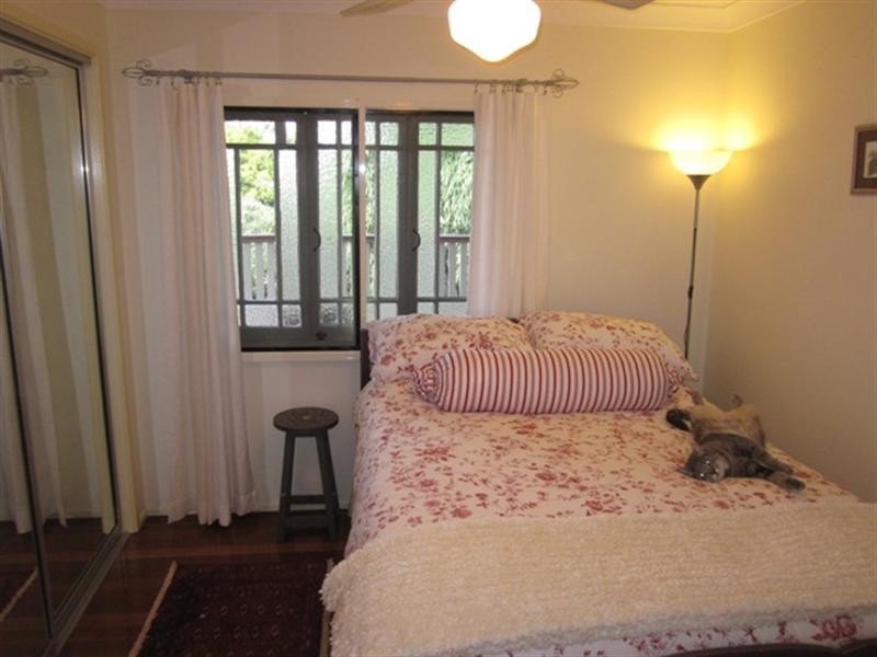 66 Seventeen Mile Rocks Road, Oxley QLD 4075