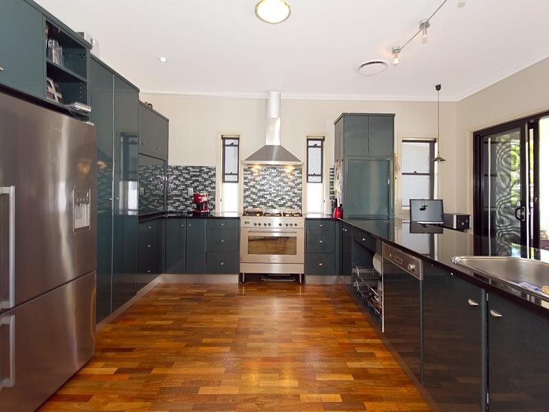 15 Kinkead Avenue, Sherwood QLD 4075