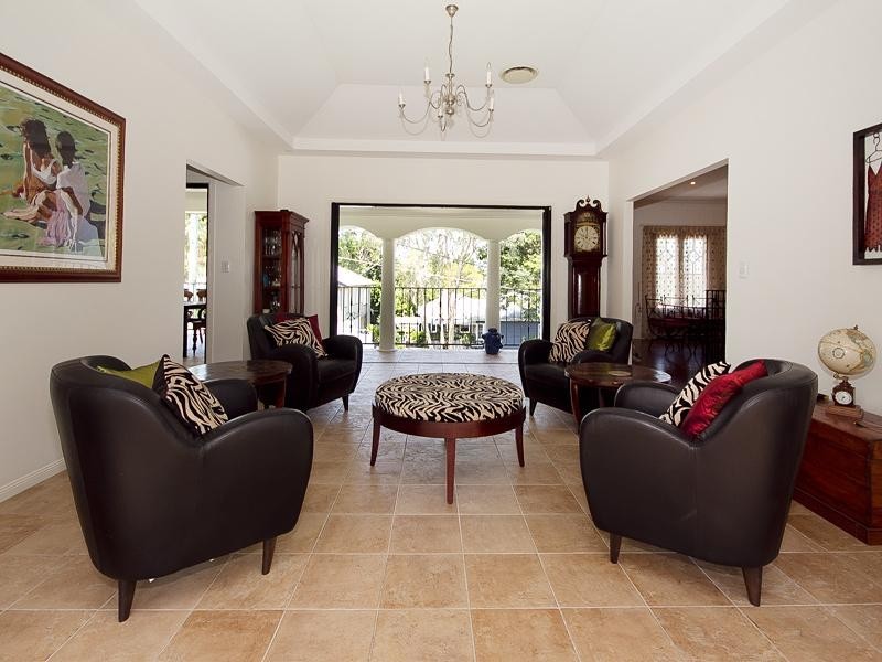 15 Kinkead Avenue, Sherwood QLD 4075