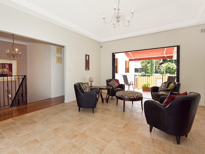 15 Kinkead Avenue, Sherwood QLD 4075