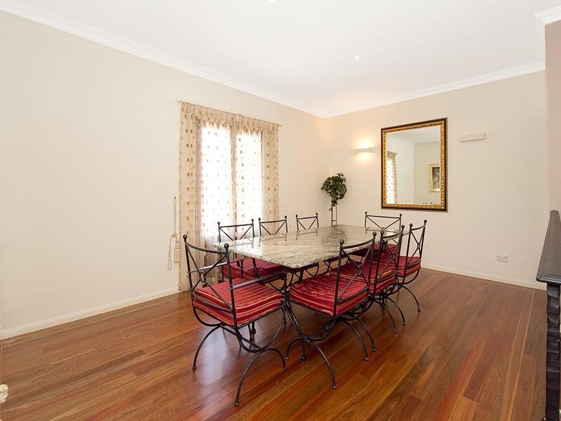 15 Kinkead Avenue, Sherwood QLD 4075