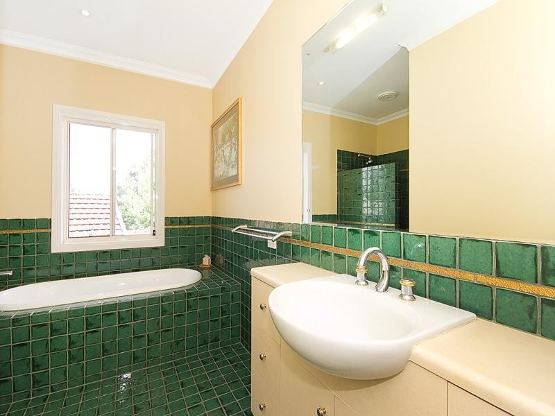 15 Kinkead Avenue, Sherwood QLD 4075