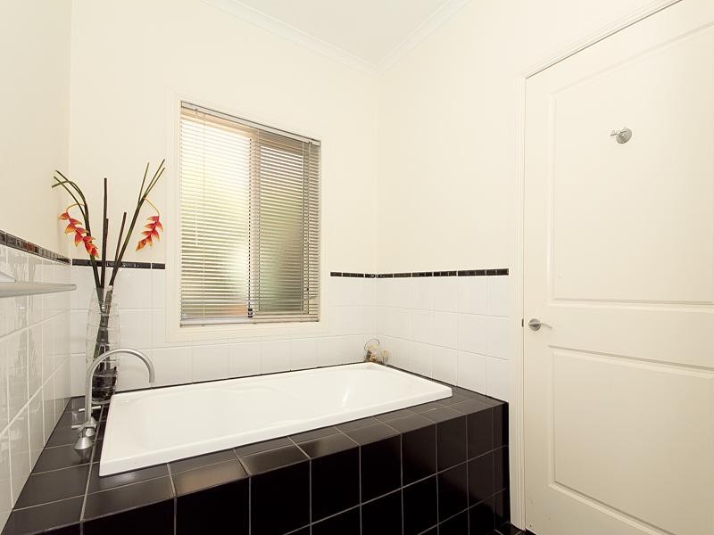 15 Kinkead Avenue, Sherwood QLD 4075