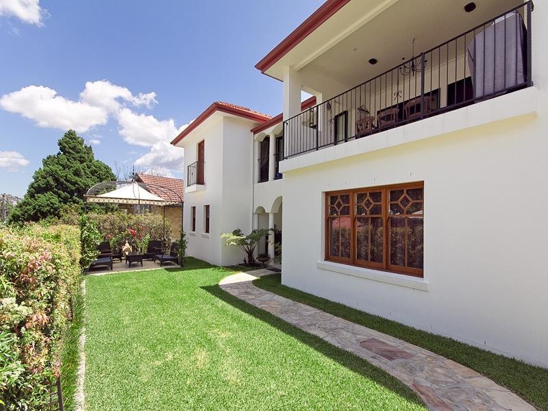 15 Kinkead Avenue, Sherwood QLD 4075
