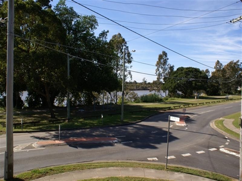 83 Nadine Street, Graceville QLD 4075