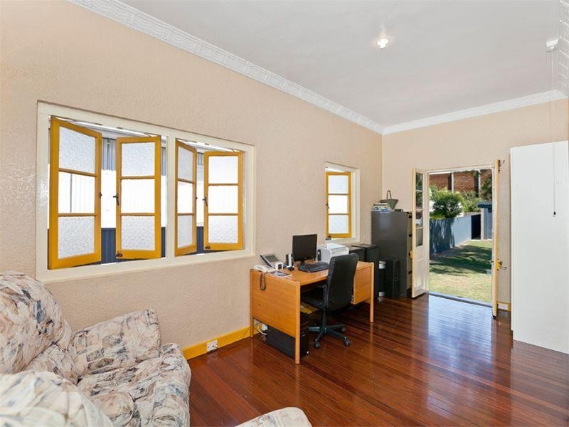 24 Lancelot Street, Tennyson QLD 4105