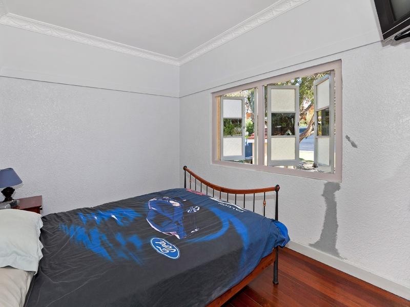 24 Lancelot Street, Tennyson QLD 4105