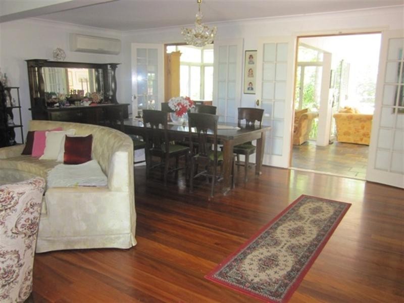 81 Seventeen Mile Rocks Road, Oxley QLD 4075