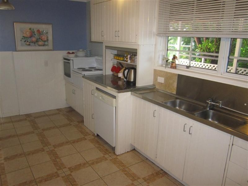 81 Seventeen Mile Rocks Road, Oxley QLD 4075