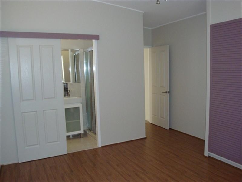 67 Ellen Street, Oxley QLD 4075