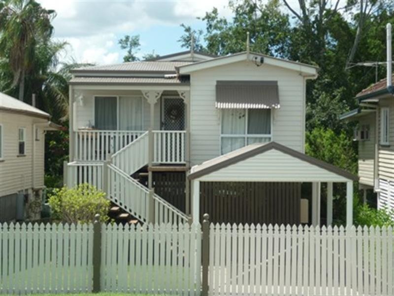 134 Central Avenue, Graceville QLD 4075