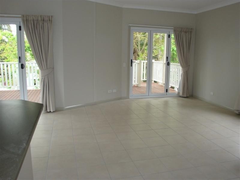 134 Central Avenue, Graceville QLD 4075