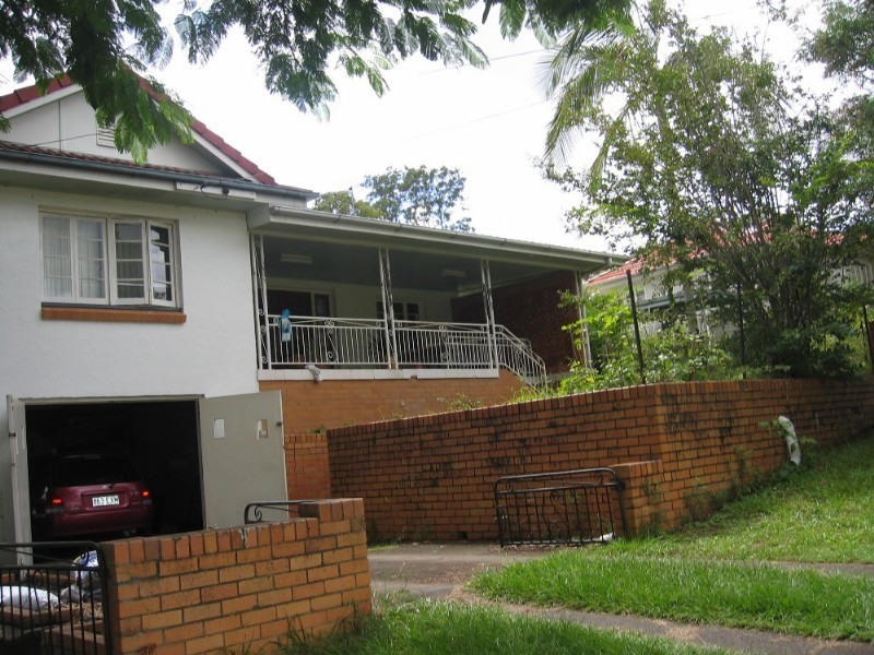 96 White Street, Graceville QLD 4075