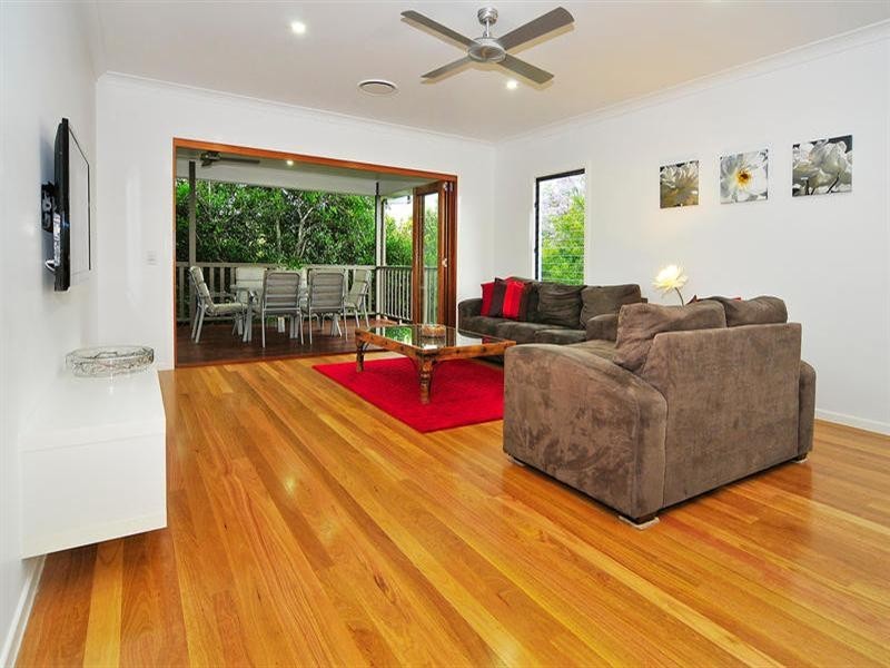 23 Haldane, Graceville QLD 4075