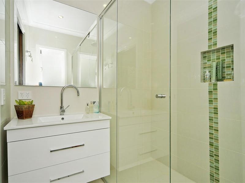 23 Haldane, Graceville QLD 4075