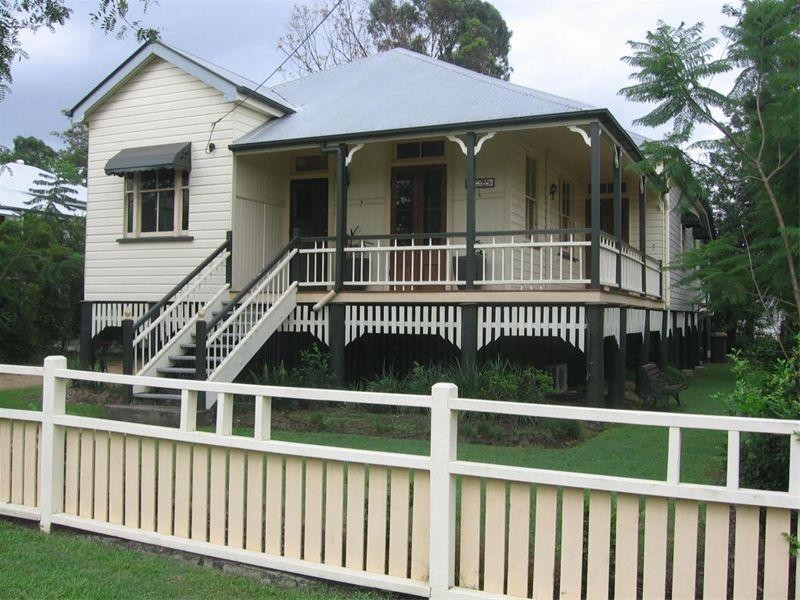 32 Plumer Street, Sherwood QLD 4075