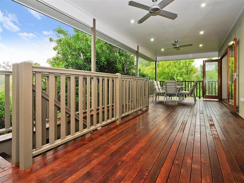 23 Haldane, Graceville QLD 4075