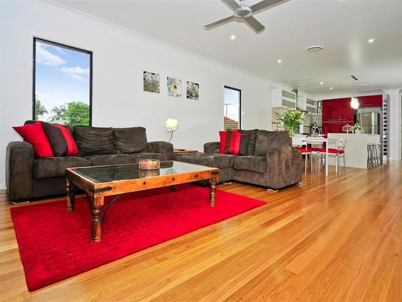 23 Haldane, Graceville QLD 4075