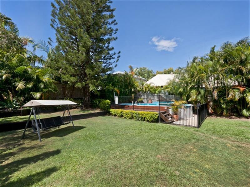 30 Hall Street, Sherwood QLD 4075