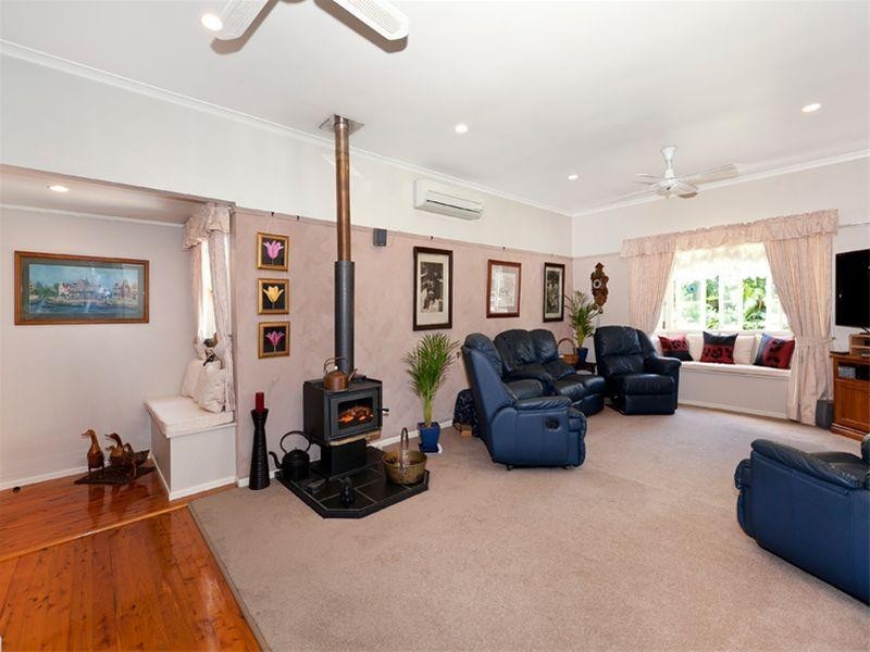 30 Hall Street, Sherwood QLD 4075