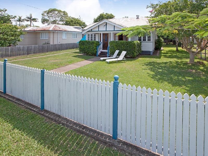 19 Fraser Street, Graceville QLD 4075