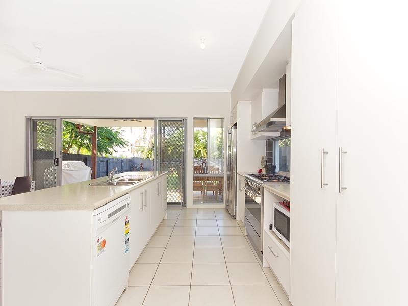 48 Mayhew Street, Sherwood QLD 4075