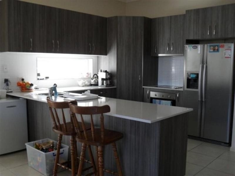 22 Camelot Street, Tennyson QLD 4105