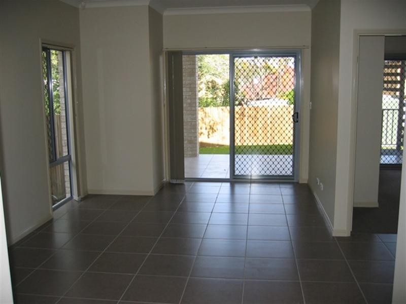 20 Camelot Street, Tennyson QLD 4105