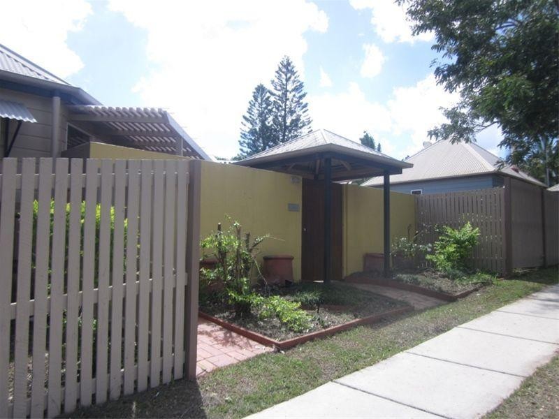 34 Hall Street, Sherwood QLD 4075