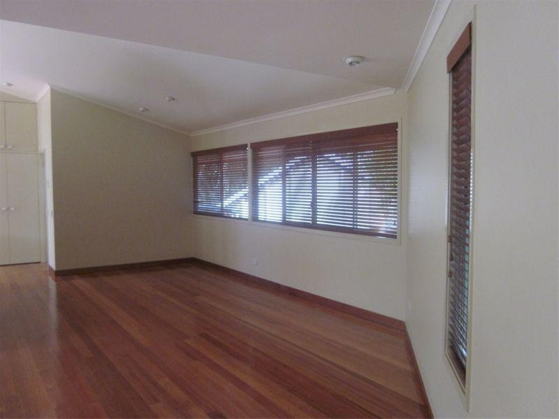 34 Hall Street, Sherwood QLD 4075