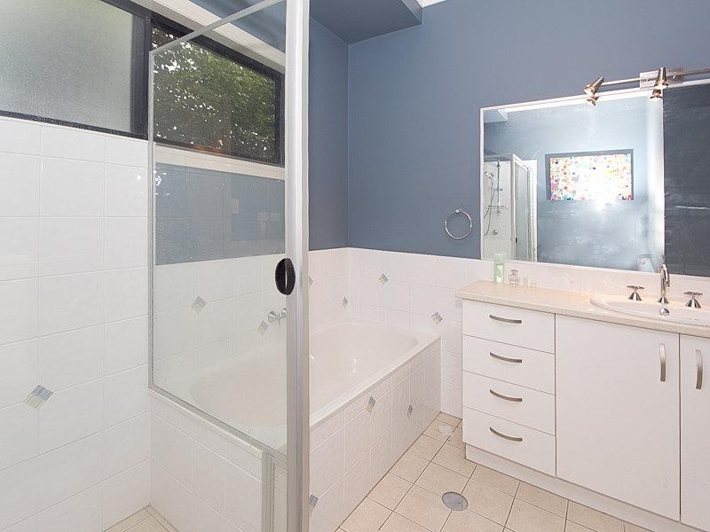 5 Pandorea Close, Seventeen Mile Rocks QLD 4073