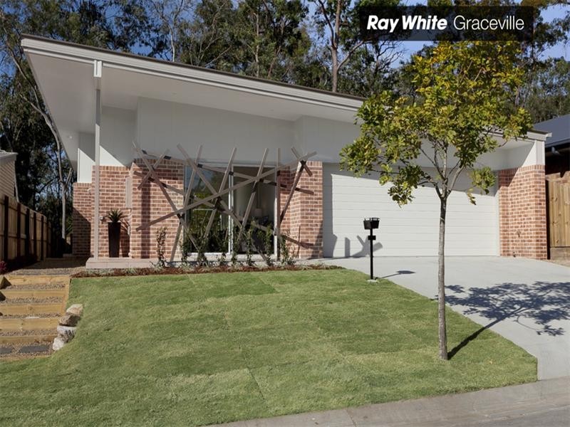 32 Sandi Street, Oxley QLD 4075