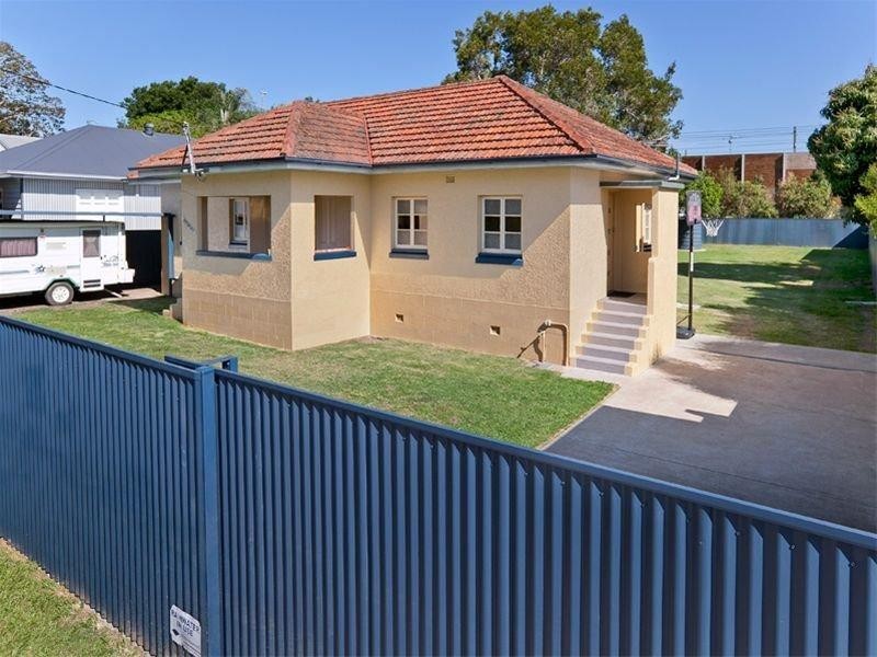 24 Lancelot Street, Tennyson QLD 4105