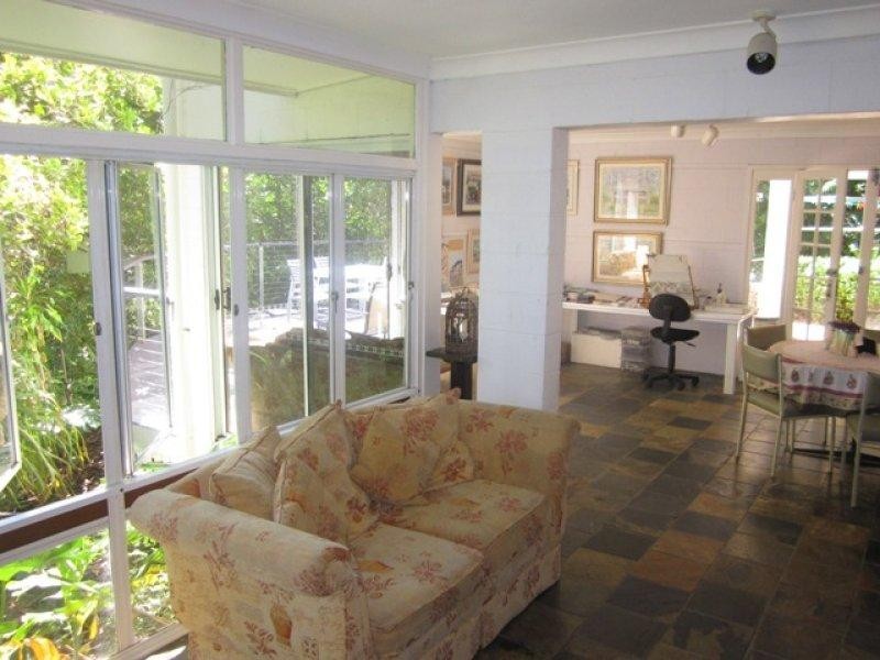 81 Seventeen Mile Rocks Road, Oxley QLD 4075