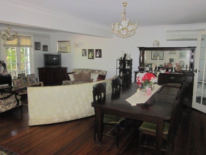 81 Seventeen Mile Rocks Road, Oxley QLD 4075