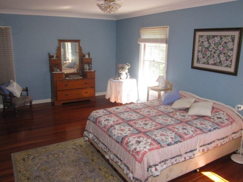 81 Seventeen Mile Rocks Road, Oxley QLD 4075