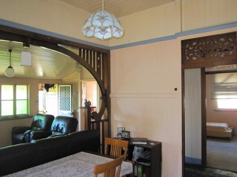 12 Seventeen Mile Rocks Road, Oxley QLD 4075