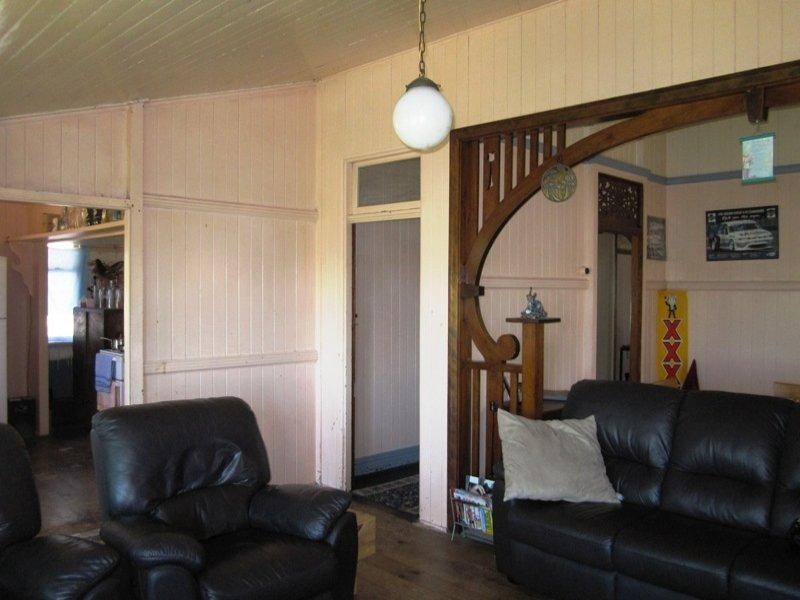 12 Seventeen Mile Rocks Road, Oxley QLD 4075