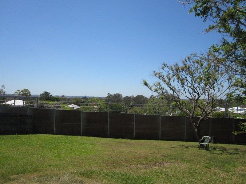 12 Seventeen Mile Rocks Road, Oxley QLD 4075