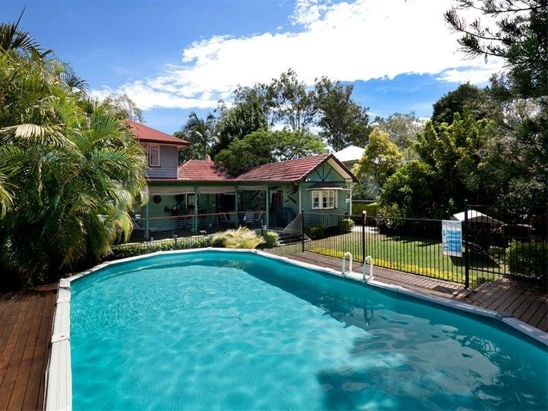 30 Hall Street, Sherwood QLD 4075