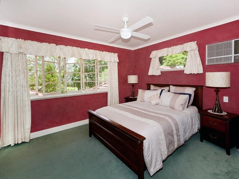 30 Hall Street, Sherwood QLD 4075