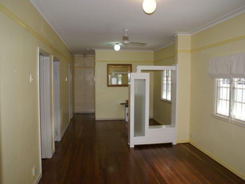 66 Mortlake Road, Graceville QLD 4075