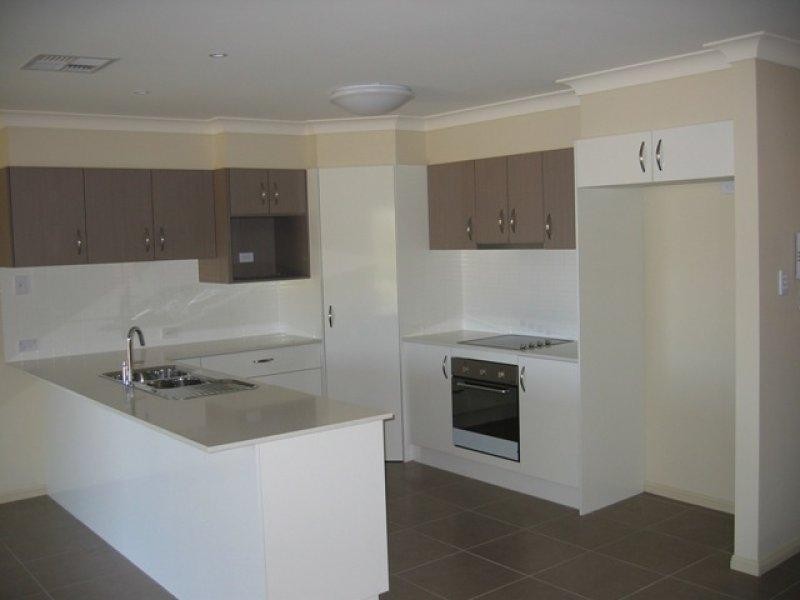 20 Camelot Street, Tennyson QLD 4105