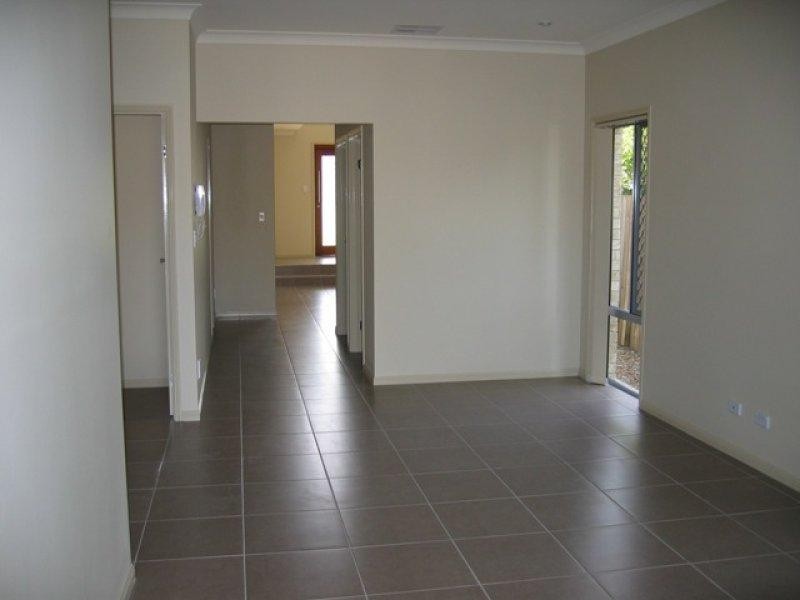 20 Camelot Street, Tennyson QLD 4105