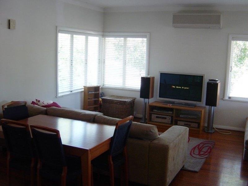 29 Haldane Street, Graceville QLD 4075