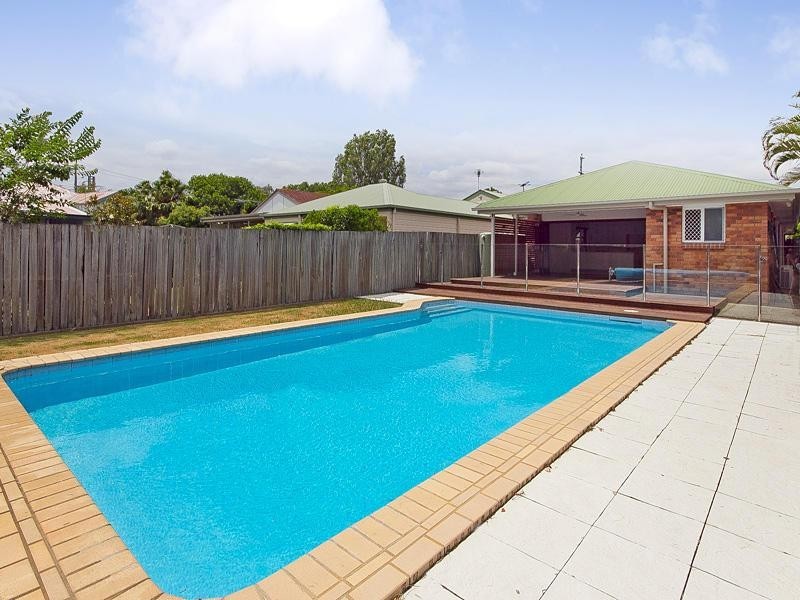 94 Long Street West, Graceville QLD 4075