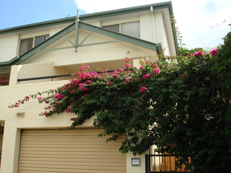 27 Nelson Street, Yeronga QLD 4104